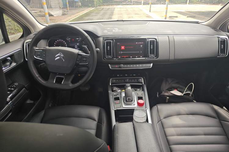 Used Citroen C6 2021 400THP Comfort Edition Center Console