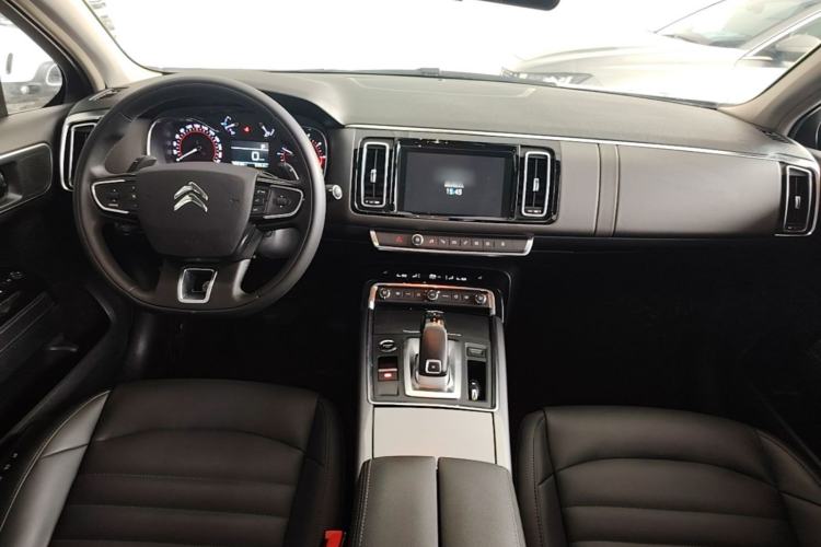 Used Citroen C6 2021 400THP Comfort Edition Center Console