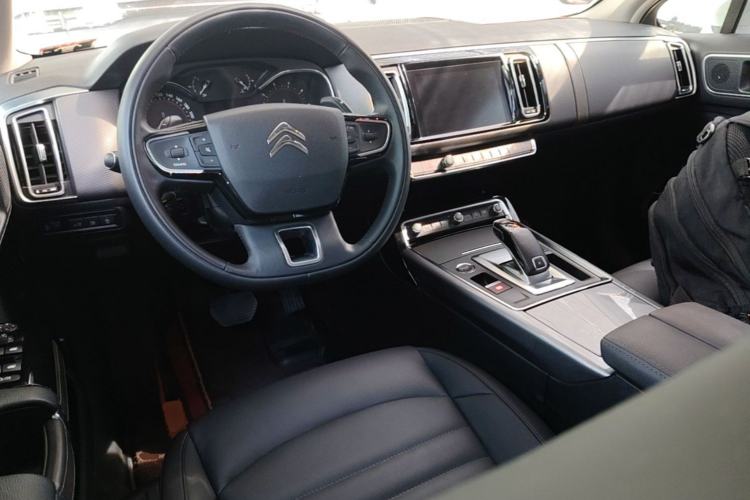 Used Citroen C6 2021 400THP Comfort Edition Center Console