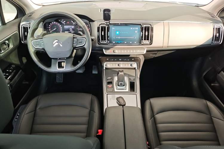 Used Citroen C6 2021 400THP Comfort Edition Center Console
