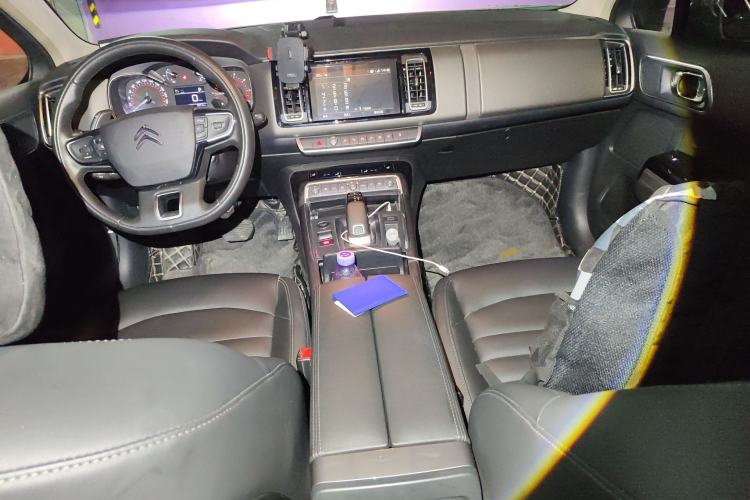 Used Citroen C6 2021 400THP Comfort Edition Center Console