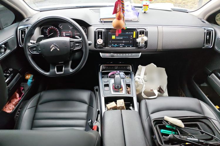 Used Citroen C6 2021 400THP Comfort Edition Center Console