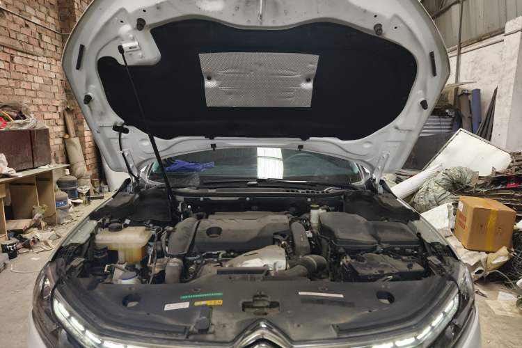 Used Citroen C6 2021 400THP Comfort Edition Engine Bay