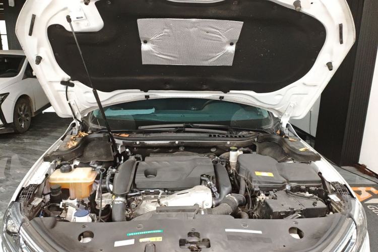 Used Citroen C6 2021 400THP Comfort Edition Engine Bay