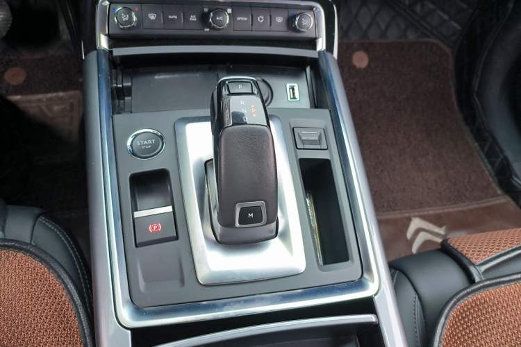 Used Citroen C6 2021 400THP Comfort Edition Gear Lever