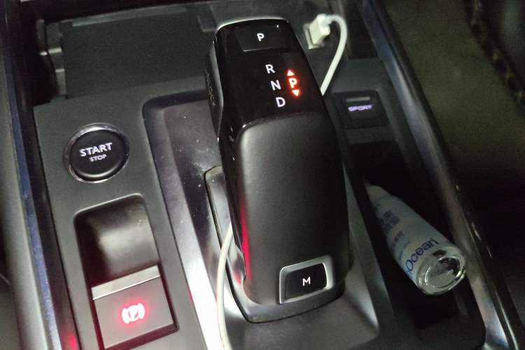 Used Citroen C6 2021 400THP Comfort Edition Gear Lever