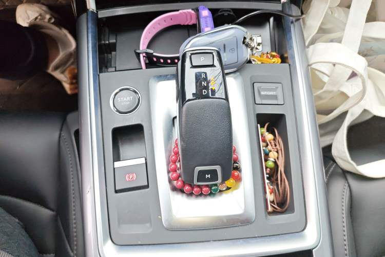 Used Citroen C6 2021 400THP Comfort Edition Gear Lever