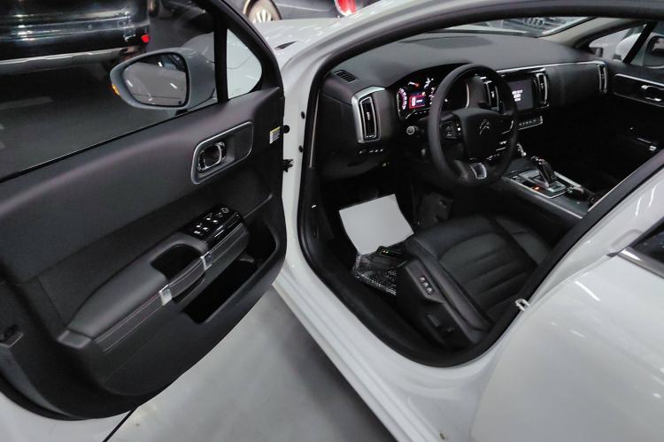 Used Citroen C6 2021 400THP Comfort Edition Interior 3