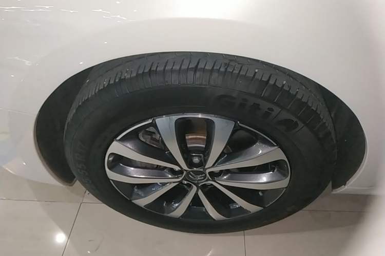 Used Citroen C6 2021 400THP Comfort Edition Left Front Wheel Hub