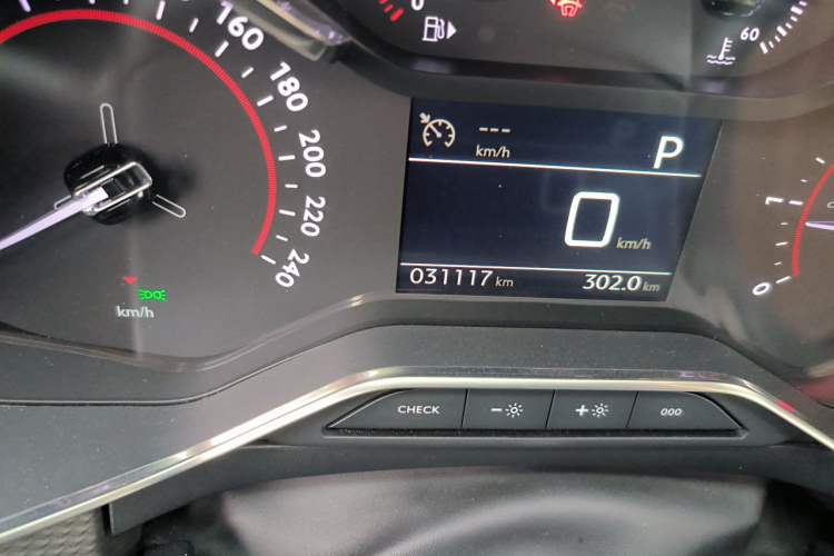 Used Citroen C6 2021 400THP Comfort Edition Odometer Close Up