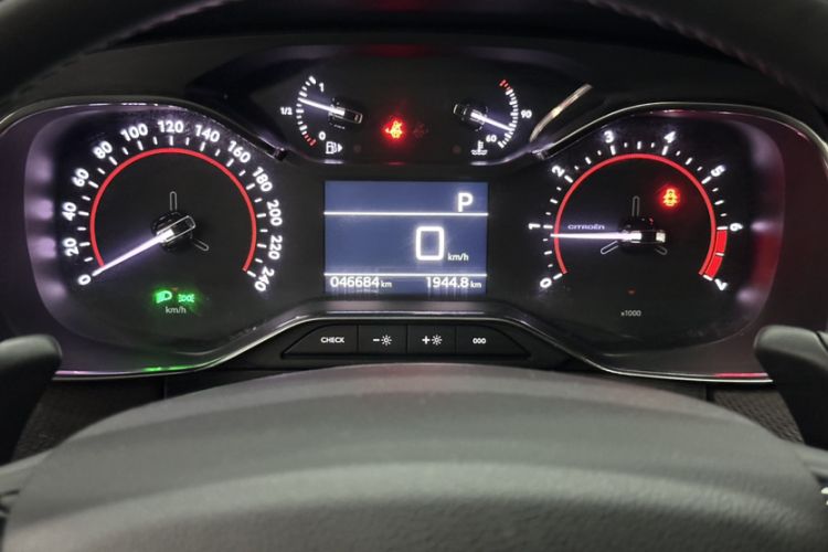 Used Citroen C6 2021 400THP Comfort Edition Odometer Close Up