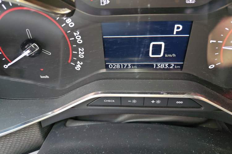 Used Citroen C6 2021 400THP Comfort Edition Odometer Close Up