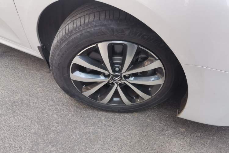 Used Citroen C6 2021 400THP Comfort Edition Right Front Wheel Hub