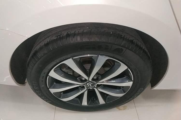 Used Citroen C6 2021 400THP Comfort Edition Right Rear Wheel Hub