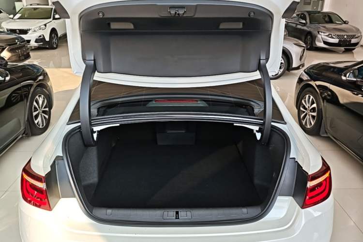 Used Citroen C6 2021 400THP Comfort Edition Trunk