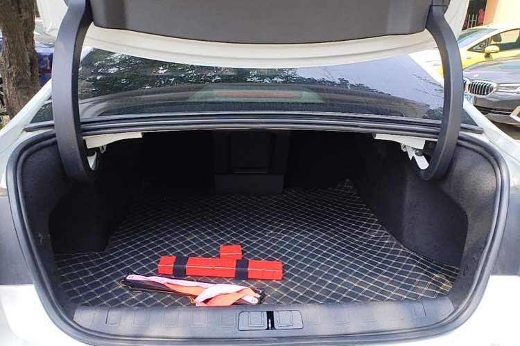 Used Citroen C6 2021 400THP Comfort Edition Trunk
