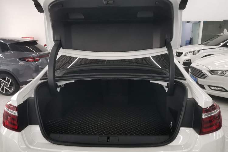 Used Citroen C6 2021 400THP Comfort Edition Trunk