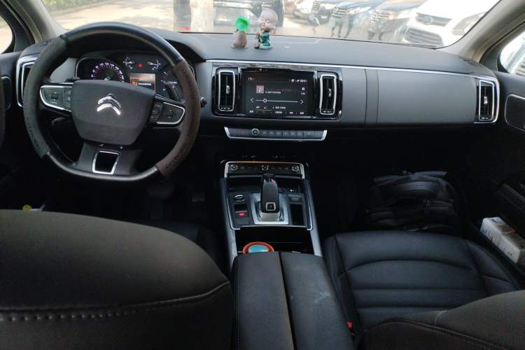 Used Citroen C6 2022 400THP Co-Creation Edition Center Console