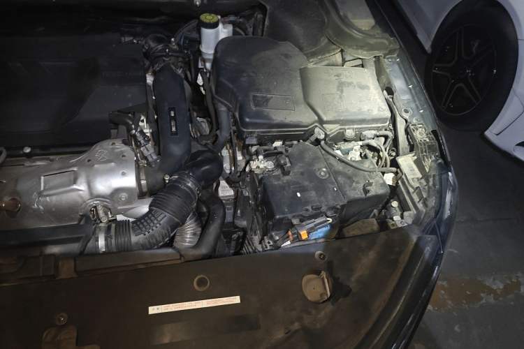 Used Citroen C6 2022 400THP Co-Creation Edition Engine Bay Left