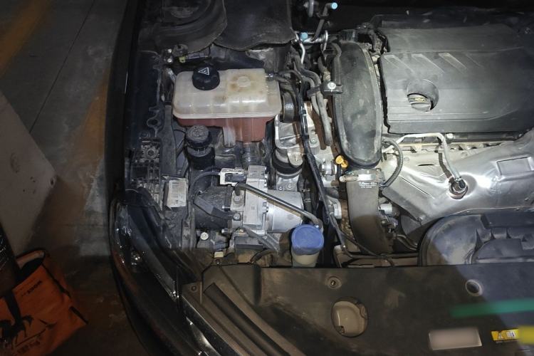 Used Citroen C6 2022 400THP Co-Creation Edition Engine Bay Right