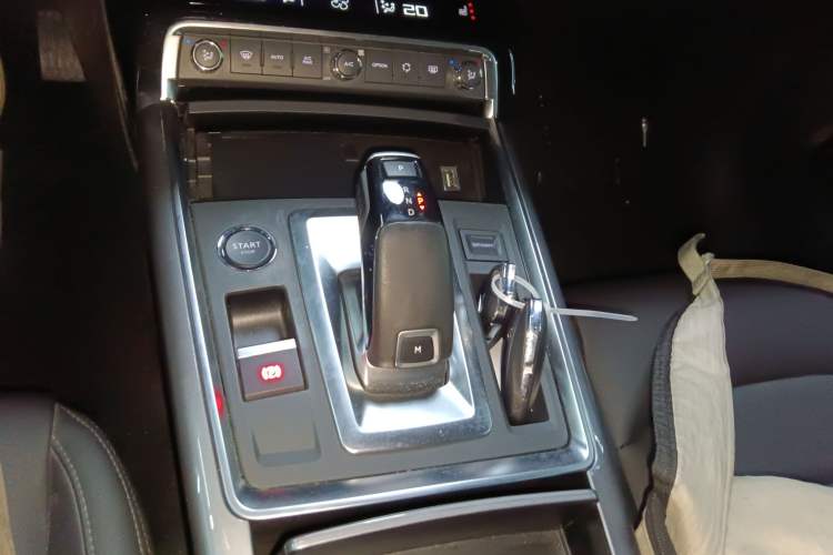Used Citroen C6 2022 400THP Co-Creation Edition Gear Lever