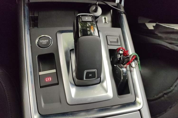 Used Citroen C6 2022 400THP Co-Creation Edition Gear Lever