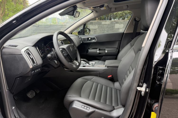 Used Citroen C6 2022 400THP Co-Creation Edition Interior 2