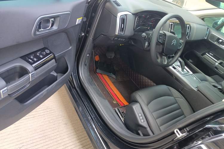 Used Citroen C6 2022 400THP Co-Creation Edition Interior 3