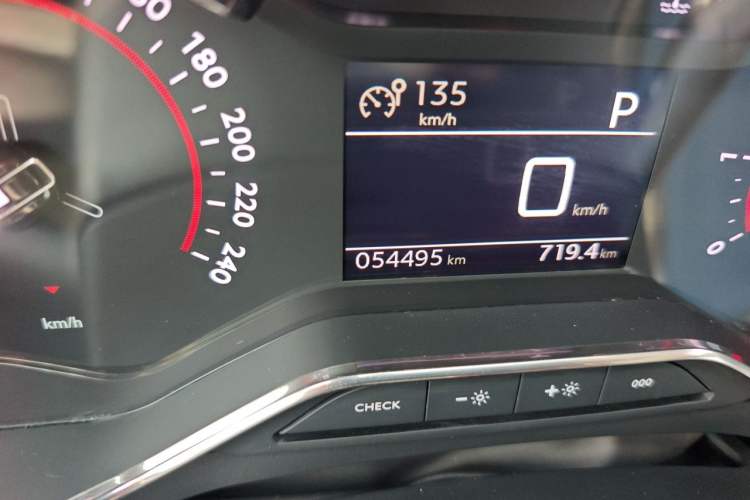 Used Citroen C6 2022 400THP Co-Creation Edition Odometer Close Up