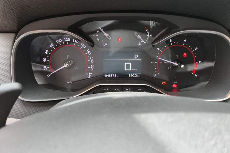 Used Citroen C6 2022 400THP Co-Creation Edition Odometer Close Up