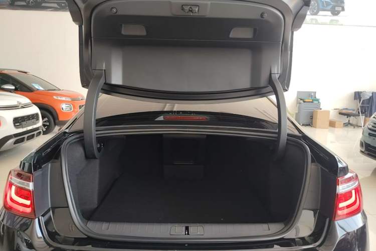 Used Citroen C6 2022 400THP Co-Creation Edition Trunk