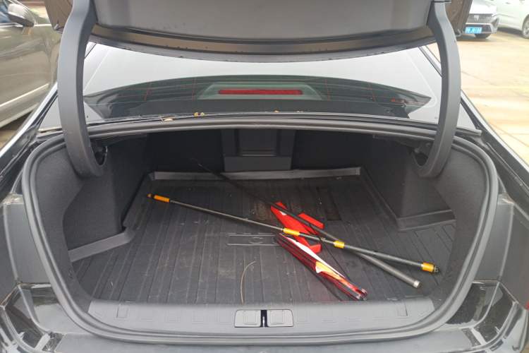 Used Citroen C6 2022 400THP Co-Creation Edition Trunk