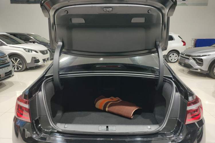 Used Citroen C6 2022 400THP Co-Creation Edition Trunk