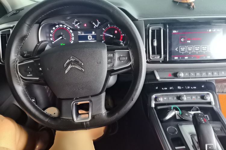 Used Citroen C6 2022 400THP Co-Creation Edition Center Console