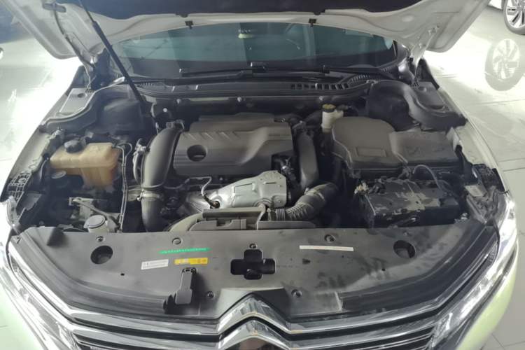 Used Citroen C6 2022 400THP Co-Creation Edition Engine Bay