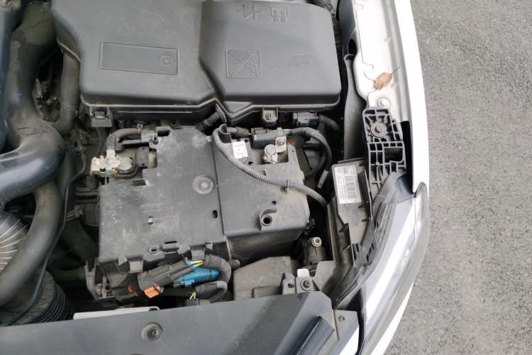 Used Citroen C6 2022 400THP Co-Creation Edition Engine Bay Left
