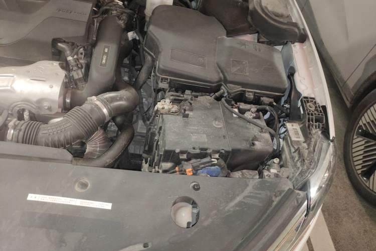 Used Citroen C6 2022 400THP Co-Creation Edition Engine Bay Left