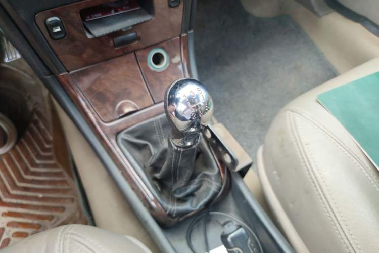 Used Citroen Elysee 2004 1.6 SX 16V MT Gear Lever