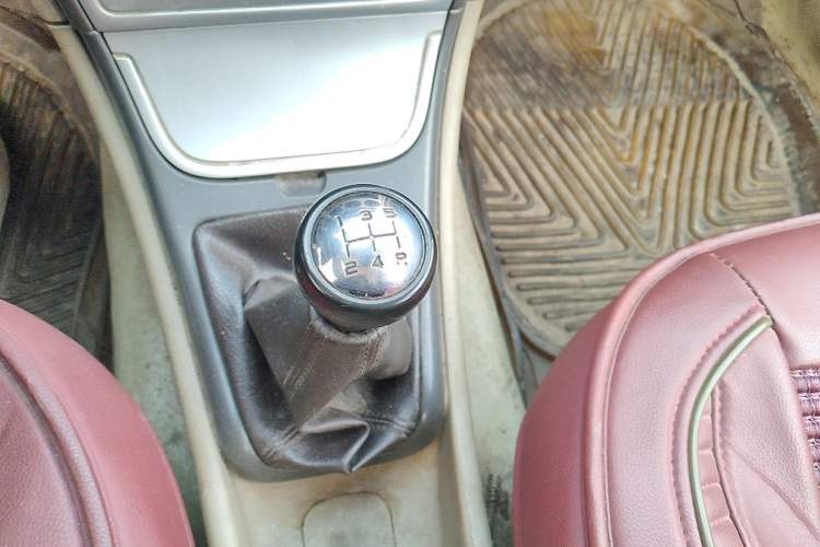 Used Citroen Elysee 2008 1.6L Manual Standard Edition Gear Lever