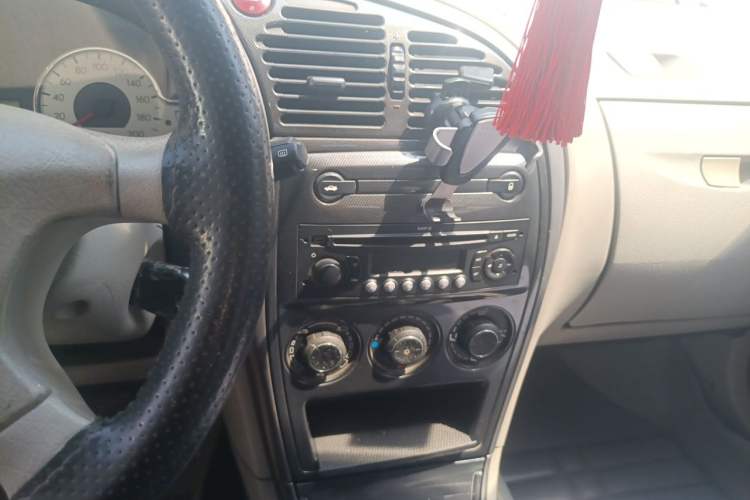 Used Citroen Elysee 2008 Sedan 1.6L CNG Manual Standard Model Audio And AC Panel