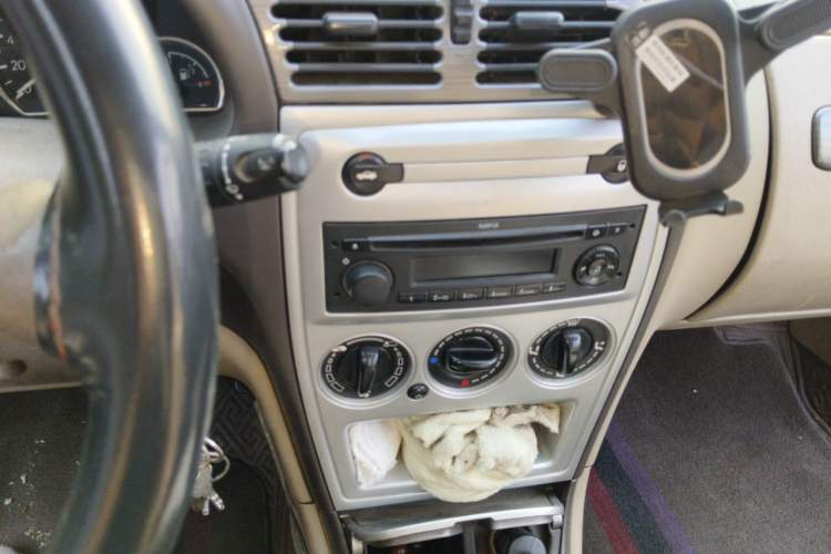 Used Citroen Elysee 2010 Sedan 1.6L Manual Tech Edition Audio And AC Panel