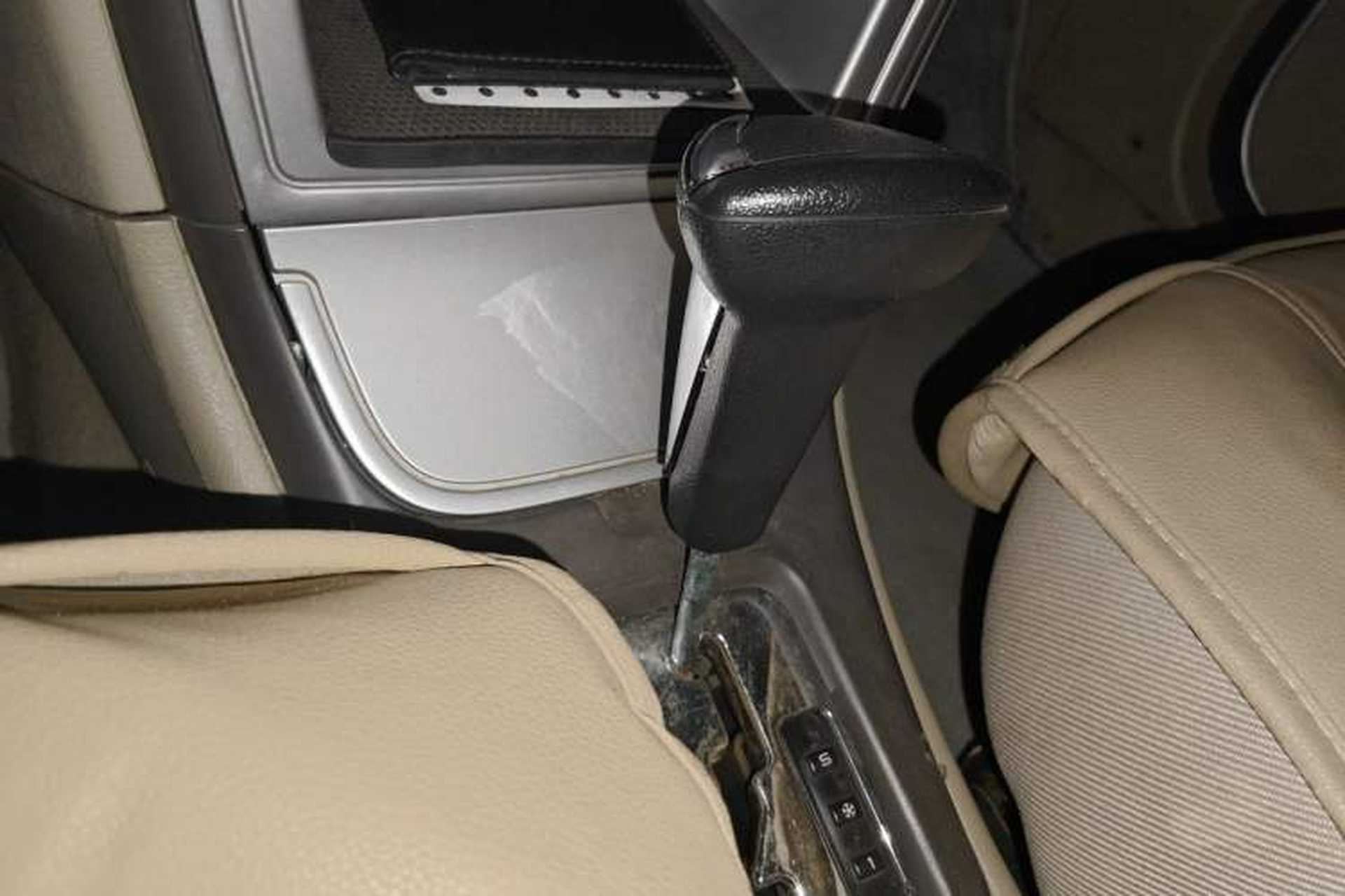 Used Citroen Elysee 2010 Sedan 1.6L Automatic Tech Model Gear Lever