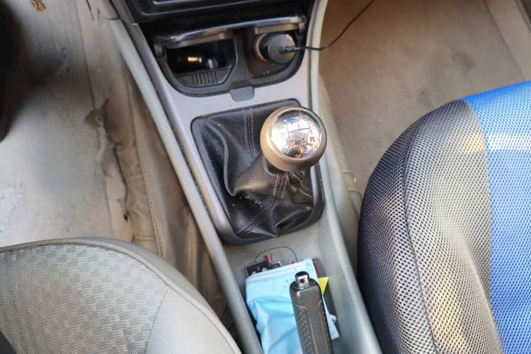 Used Citroen Elysee 2011 Sedan 1.6L Manual Tech Edition Gear Lever