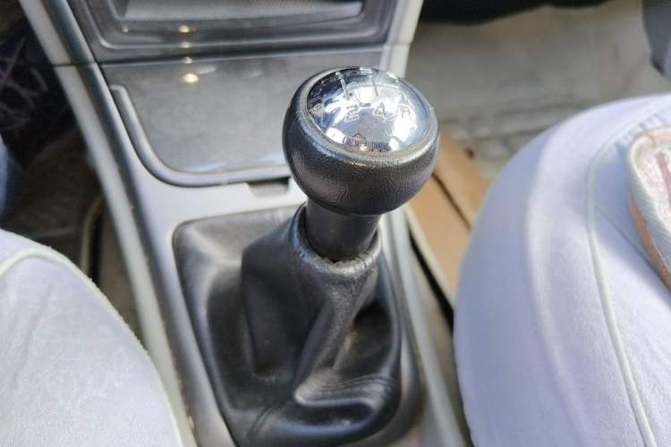 Used Citroen Elysee 2011 Sedan 1.6L Manual Tech Edition Gear Lever