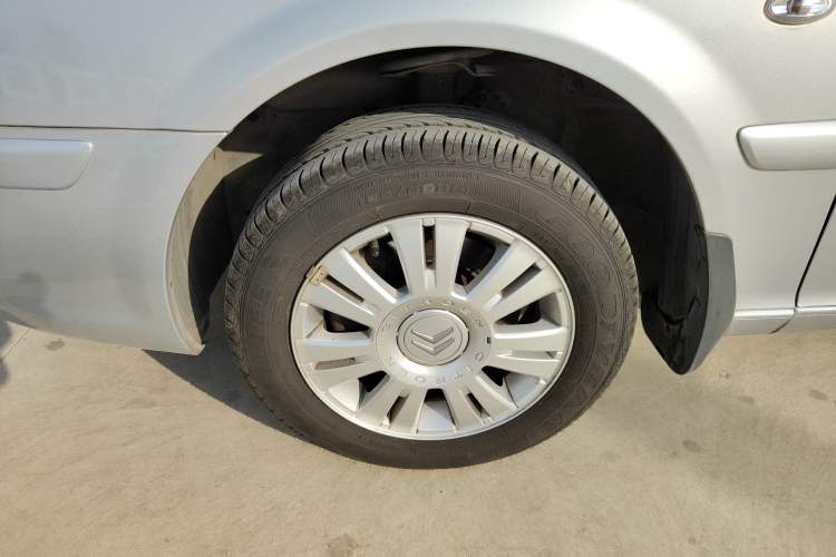 Used Citroen Elysee 2011 Sedan 1.6L Manual Tech Edition Left Front Wheel Hub