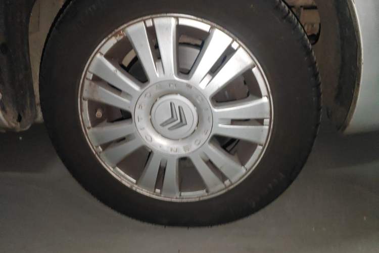 Used Citroen Elysee 2011 Sedan 1.6L Manual Tech Edition Right Front Wheel Hub