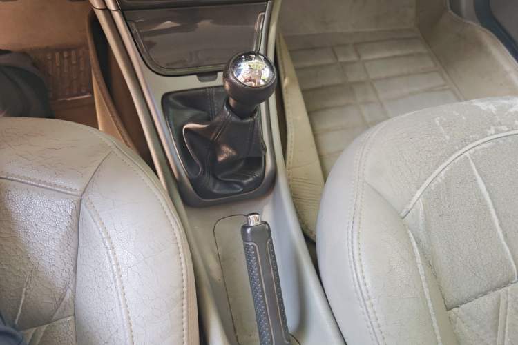 Used Citroen Elysee 2011 Sedan 1.6L Manual Tech Edition Gear Lever