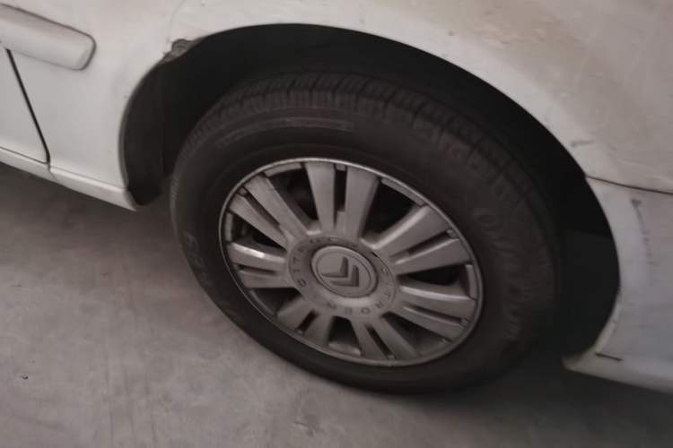 Used Citroen Elysee 2011 Sedan 1.6L Manual Tech Edition Right Front Wheel Hub