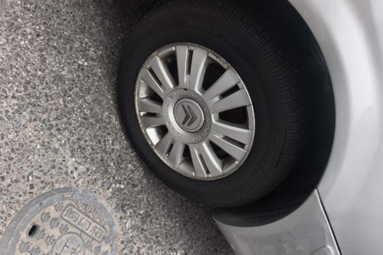 Used Citroen Elysee 2012 Sedan 1.6L Manual Tech Model Right Front Wheel Hub
