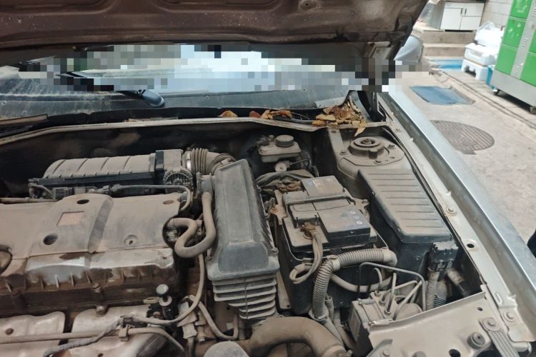 Used Citroen Elysee 2012 Sedan 1.6L Manual Tech Model Engine Bay Left
